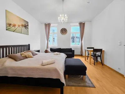 Ein Bett oder Betten in einem Zimmer der Unterkunft Three King-Size Beds, Three Bedrooms