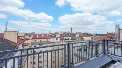 Ein Balkon oder eine Terrasse in der Unterkunft Christiano Apartments Hauptbahnhof | contactless check-in