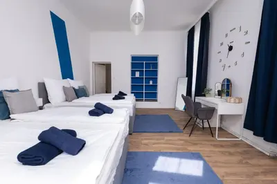 Ein Bett oder Betten in einem Zimmer der Unterkunft The Big Prater Social Hub double bedroom