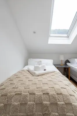 Ein Bett oder Betten in einem Zimmer der Unterkunft Near Vienna - 60m2 - 6 Guests - Self Check-in - Parking