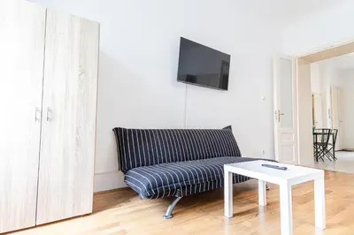 Grundriss der Unterkunft Peaceful and Stylish 2 BR Apartment Cozy Atmosphere