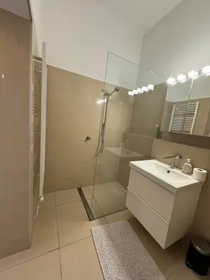 Ein Badezimmer in der Unterkunft Vienna City Loft Apartment Naschmarkt U4