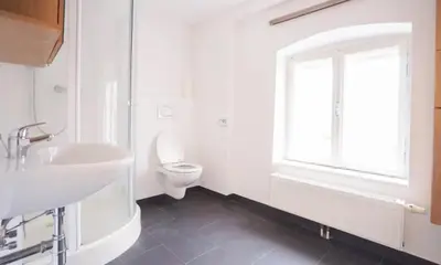 Ein Badezimmer in der Unterkunft Authentic Austrian Flat in the South of Vienna