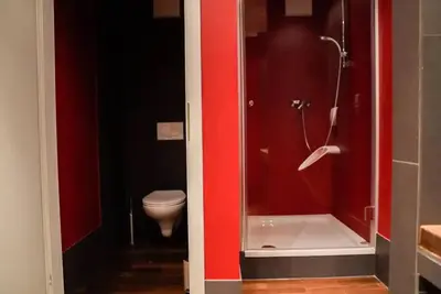Ein Badezimmer in der Unterkunft Authentic Austrian Flat in the South of Vienna