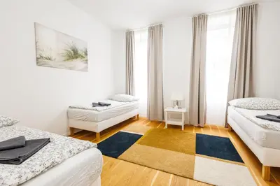 Ein Bett oder Betten in einem Zimmer der Unterkunft 5 beds 2 bedrooms top apart in vienna's heart