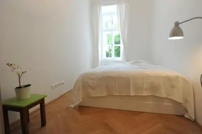 Ein Bett oder Betten in einem Zimmer der Unterkunft Brand New - City Apartment - Quiet - Top 14