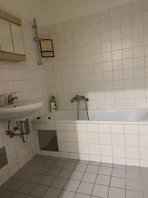 Ein Badezimmer in der Unterkunft Ganzen Unterkunft 2 Zimmer