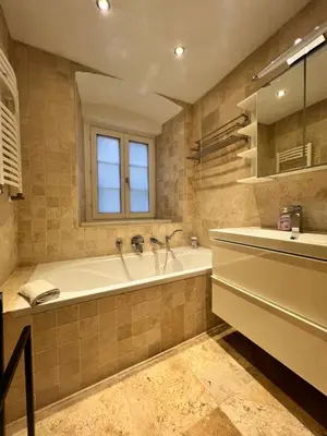 Ein Badezimmer in der Unterkunft REMA Apartments 1070