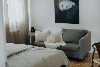Ein Sitzbereich in der Unterkunft Nomads Nest Sappe