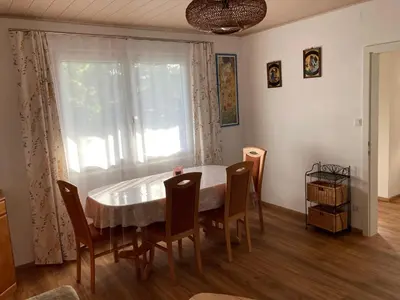 Ein Sitzbereich in der Unterkunft Familienparadies am Stadtrand