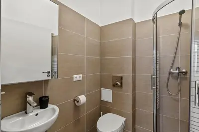 Ein Badezimmer in der Unterkunft FarawayHomes Studios 43