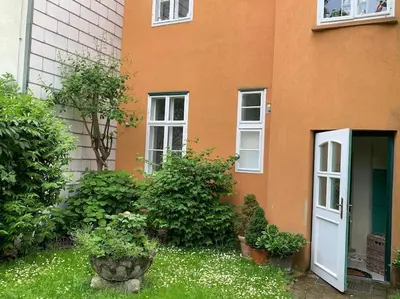 Ein Garten an der Unterkunft Villa guest suite near Vienna