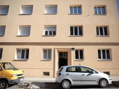 Das Gebäude in dem sich die Ferienwohnung befindet