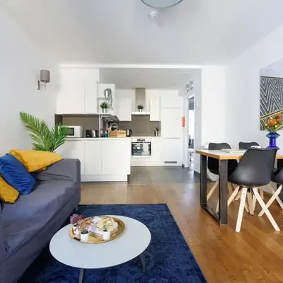 Spacious Group Apartment with Balcony