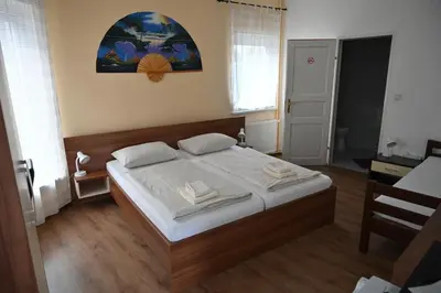 Ein Bett oder Betten in einem Zimmer der Unterkunft Pension Haus Nova