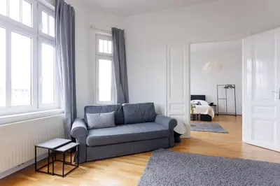 Ein Sitzbereich in der Unterkunft Cozy City Center Apartment