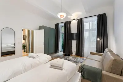 Ein Bett oder Betten in einem Zimmer der Unterkunft easy-flat Votiv - 153sqm Apartment with Terrace