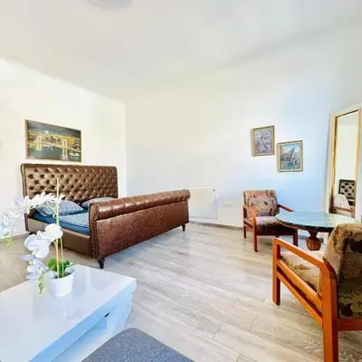 Comfortable Studio Stay Close to FAC Platz