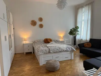 Ein Bett oder Betten in einem Zimmer der Unterkunft Stilvolles zentrales Apartment im schönsten Bezirk Wiens - parking upon request