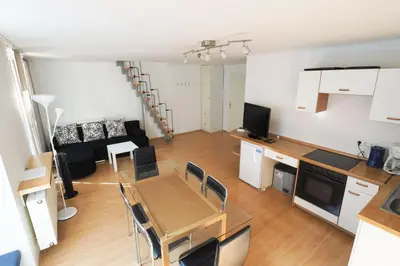 Küche/Küchenzeile in der Unterkunft Gemütliche Ferienwohnung Nahe Mariahilfer Straße