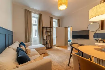Ein Sitzbereich in der Unterkunft josef's home I Vienna Charm Apartment I 02