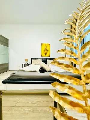 Ein Bett oder Betten in einem Zimmer der Unterkunft Cozy Private Rooms in 3BR Apartment Near FAC Platz
