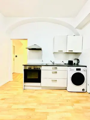 Grundriss der Unterkunft 10 BR Apartment for Groups, 8-Min to Rathausplatz