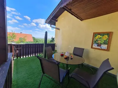 Ein Balkon oder eine Terrasse in der Unterkunft Ferienwohnungen Ödenburgerhof