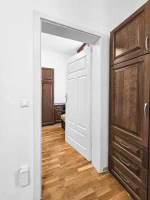 Grundriss der Unterkunft Spacious 3-Bedroom Retreat with Balcony for 8 Near Millennium Tower