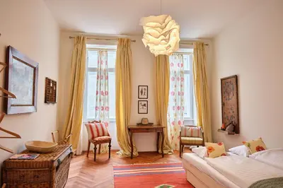 Ein Bett oder Betten in einem Zimmer der Unterkunft Slow Living I Schönbrunn und Park nähe I Penzing Bahnhof