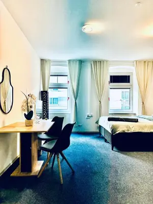 Grundriss der Unterkunft Spacious 7BR Apartment, Prime Location