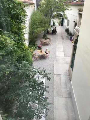 Ein Garten an der Unterkunft Masionette Wohnung in Weinregion 30 min südlich von Wien