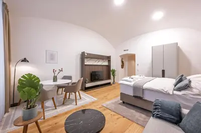 Ein Bett oder Betten in einem Zimmer der Unterkunft Apartment Sunshine - right near Vienna's Old City