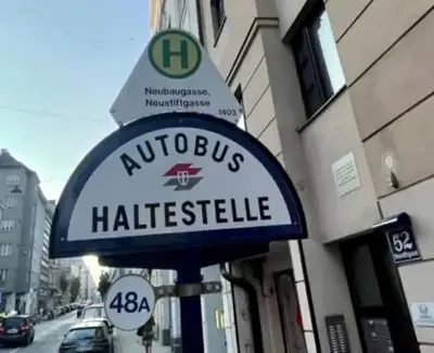 Ein Zertifikat, Auszeichnung, Logo oder anderes Dokument, das in der Unterkunft Premium Deluxe in the Center ausgestellt ist