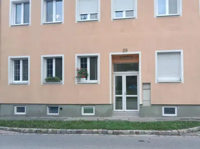 Das Gebäude in dem sich die Ferienwohnung befindet