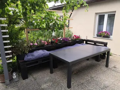 Ein Garten an der Unterkunft Comfortable, family-friendly and top located