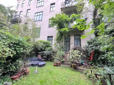Ein Garten an der Unterkunft 2 Bedroom Vintage Apartment, Garden, near Schönbrunn