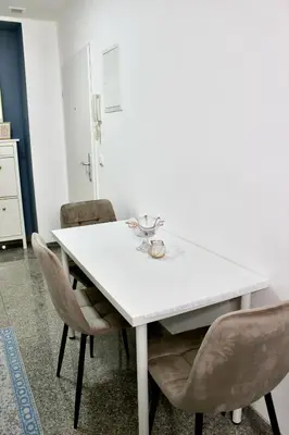 Ein Sitzbereich in der Unterkunft 57 Apartments Nearby Trainstation Meidling