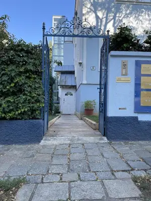 Das Gebäude in dem sich die Ferienwohnung befindet
