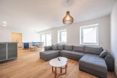 Ein Sitzbereich in der Unterkunft FeelHome-Zentrum-6 Gäste-WiFi