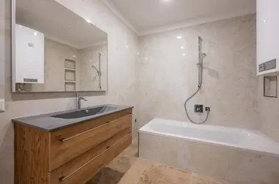 Ein Badezimmer in der Unterkunft FeelHome-Zentrum-6 Gäste-WiFi