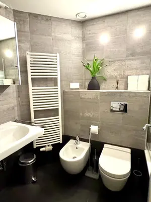Ein Badezimmer in der Unterkunft Historical Apartment In city center