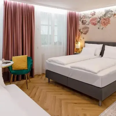 Vienna Hideaways - Boutique Stay with Secret Courtyard Access