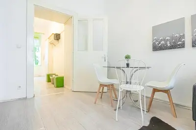 Grundriss der Unterkunft Trendy 1BR & 1LR Near Rennweg, Great City Links