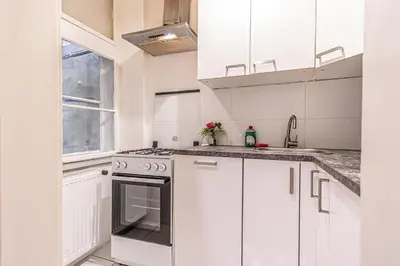 Küche/Küchenzeile in der Unterkunft Simple 2-Bedroom Apartment For 5P Nice Location