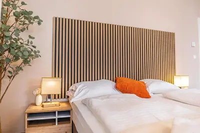 Ein Bett oder Betten in einem Zimmer der Unterkunft Charming 2BR Aprtment Near all Tourist Attractions