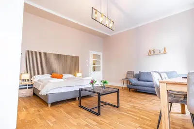 Ein Bett oder Betten in einem Zimmer der Unterkunft Charming 2BR Aprtment Near all Tourist Attractions