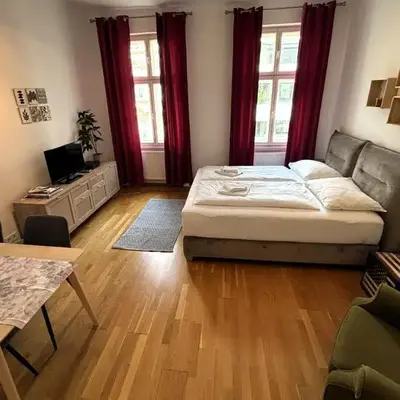 Casa Nostra - Helle Wohnung - direkt am Augarten