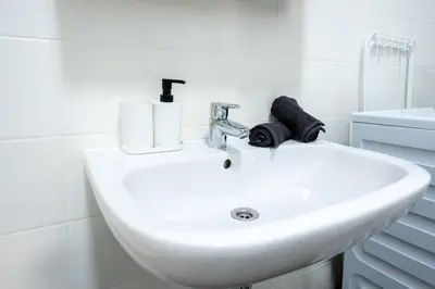 Ein Badezimmer in der Unterkunft Comfortable Spacious Apartment by Hanovermarkt & the Danube
