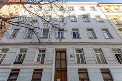 Das Gebäude in dem sich die Ferienwohnung befindet